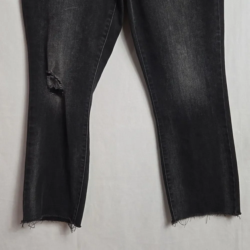 🖤5/$20🖤 SIGNATURE..LEVI STRAUSS.. High-rise, ankle, slim black jeans..